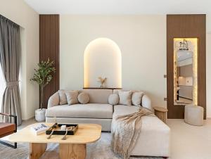 Spacious, Modern Chic 2 BDR Apartment in Prime Downtown Location