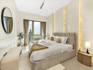 Spacious, Modern Chic 2 BDR Apartment in Prime Downtown Location