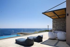 Seafront elegant villas, with infinity pools & devine views!