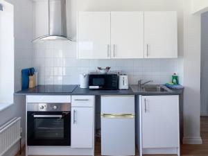 Glastonbury Studio - Tor View - Sleeps 2