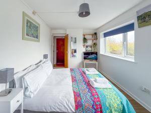 Glastonbury Studio- amazing views and Free Parking