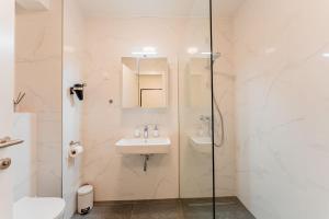 Flex SelfCheckIns 149 - Zagreb - Bedroom - Garage - Loggia