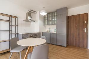 Park Śląski Charming Apartment by BookingHost