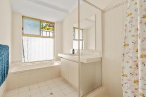 퍼스 SPACIOUS JANDAKOT HOUSE FOR FAMILY AND BUSINESs 게스트하우스 스위트룸