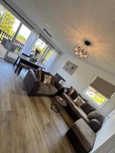 Hunters Quay - Hot Tub Lodge at Limecroft 6