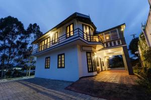 Alaya Stays 3BHK Villa with Balcony and Verandah Escape, Kotagiri