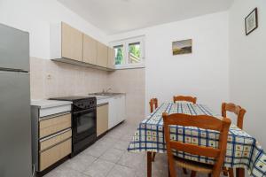 Standard Studio - First Floor room in Apartments Irmica - by the sea