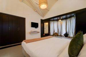 Garden Haven 3 BHK Villa with Balcony and Verandah Escape