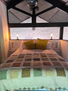 Mos Loft at Platforms End