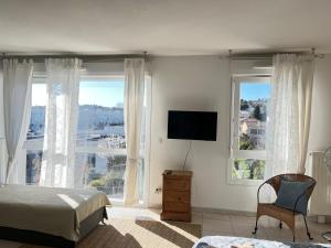 Grand studio Manosque face lycée international et hôpital, Cadarache-Iter