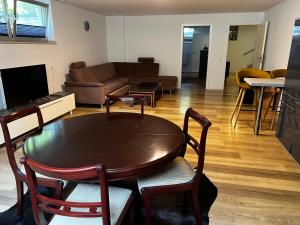 Geräumige Unterkunft auch familienfreundlich bis 4 Personen Köln