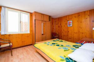 Two-Bedroom Apartment Pula near Sea 1