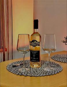 Joy City Stay Victor Babes 14