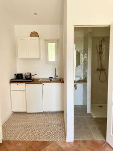 Studio avec terrasse, parking et clim à 10 min à pied du vieux port