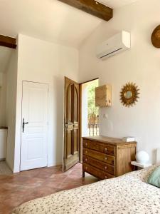 Studio avec terrasse, parking et clim à 10 min à pied du vieux port