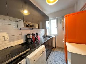 Modern Designer Flat in Cihangir, 2BA, 5Beds, AC, Lift