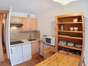 Studio confortable au centre avec balcon - FR-1-518-113