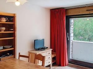 Studio confortable au centre avec balcon - FR-1-518-113