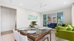 Shoreside Apartment at 201