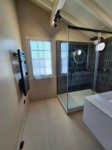 Villa Basque piscine chauffée jardin verdoyant