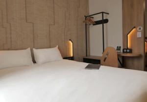 B&B HOTEL Carcassonne Rocadest La Cité