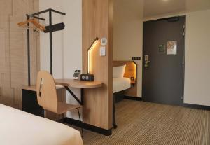 Hotels B&B HOTEL Carcassonne Rocadest La Cite : Chambre Quadruple