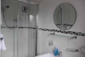 Twin Room room in The Elmfield