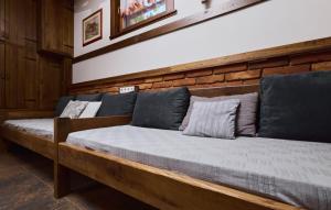 Holiday Home Blackrock Siscia by Villas Guide