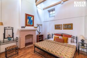 StayVista at Belmont House with Bonfire, Gazebo