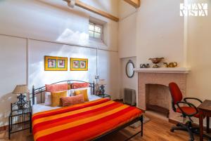 StayVista at Belmont House with Bonfire, Gazebo