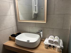 Hotels Hotel Bellevue : Chambre Quadruple avec Vue sur la Ville