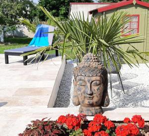Villas Villa charmante a Villedieu-sur-Indre avec piscine privee : photos des chambres