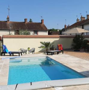 Villas Villa charmante a Villedieu-sur-Indre avec piscine privee : photos des chambres