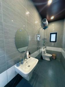 Trang an rice field homestay