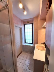 Villas Villa charmante a Villedieu-sur-Indre avec piscine privee : photos des chambres