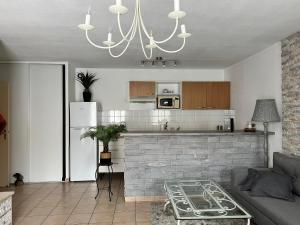 Appartement, 6 people, pool access, 10 minutes from Avignon,