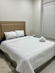 Chic 1 bed apt in Luque with terrace and pool