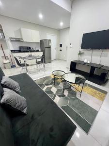 Chic 1 bed apt in Luque with terrace and pool