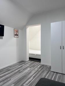 ROYAL RACiNG SUITE TOP 6