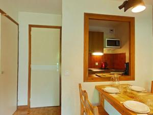 Appartements Studio confortable - 4 pers, parking, animaux acceptes - FR-1-241-97 : photos des chambres