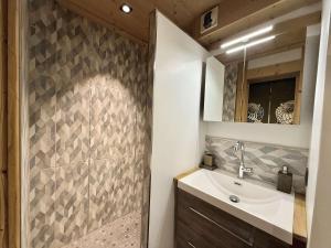 Appartements Studio Cabine a Praz-sur-Arly, 4 pers, proche pistes et village, parking et exterieur prive - FR-1-603-73 : photos des chambres