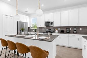 8901 Stunning 5BD 5BA Home in Champions Gate