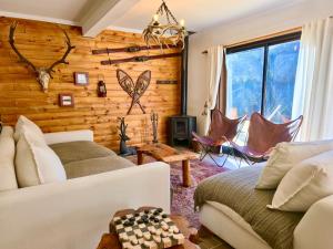 Casa Contenedor de Diseño con Jacuzzi en el Bosque