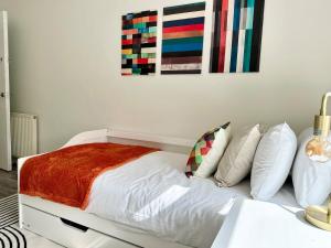 3 bed Flat in Manchester with Parking