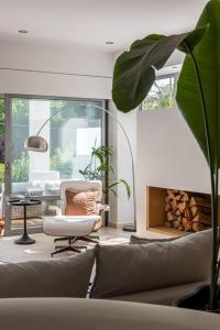 3BD 2 Floor Maisonette with Pool