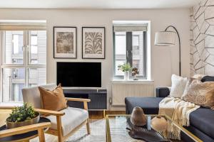 2 Bed Next River Thames fast Access Central London