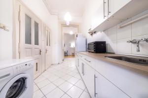 Ergola - spacious cozy 2 big rooms downtown home