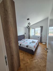 Dvosoban stan na dan Bar