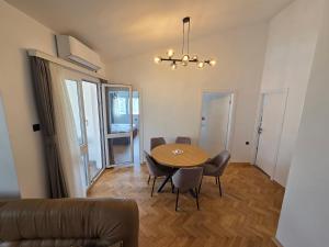 Dvosoban stan na dan Bar