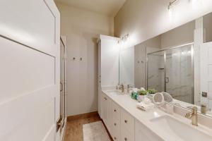 Mayflower Lakeside 304